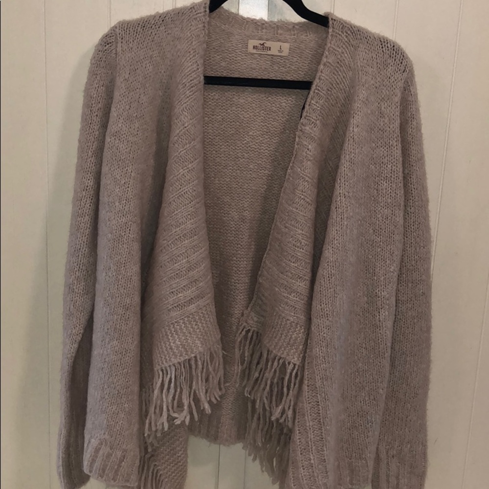 HOLLISTER knit cream colored cardigan